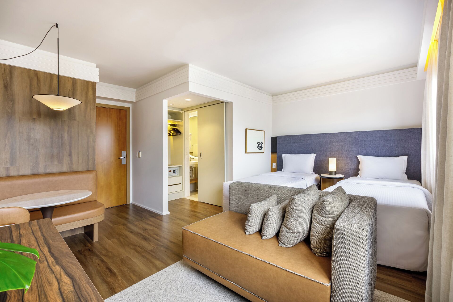 Photo - Estanplaza International