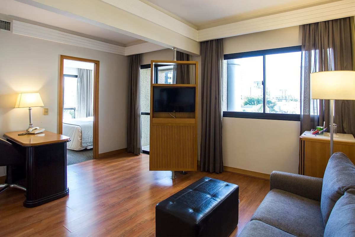 Minibar, caja de seguridad en la habitación y cortinas blackout