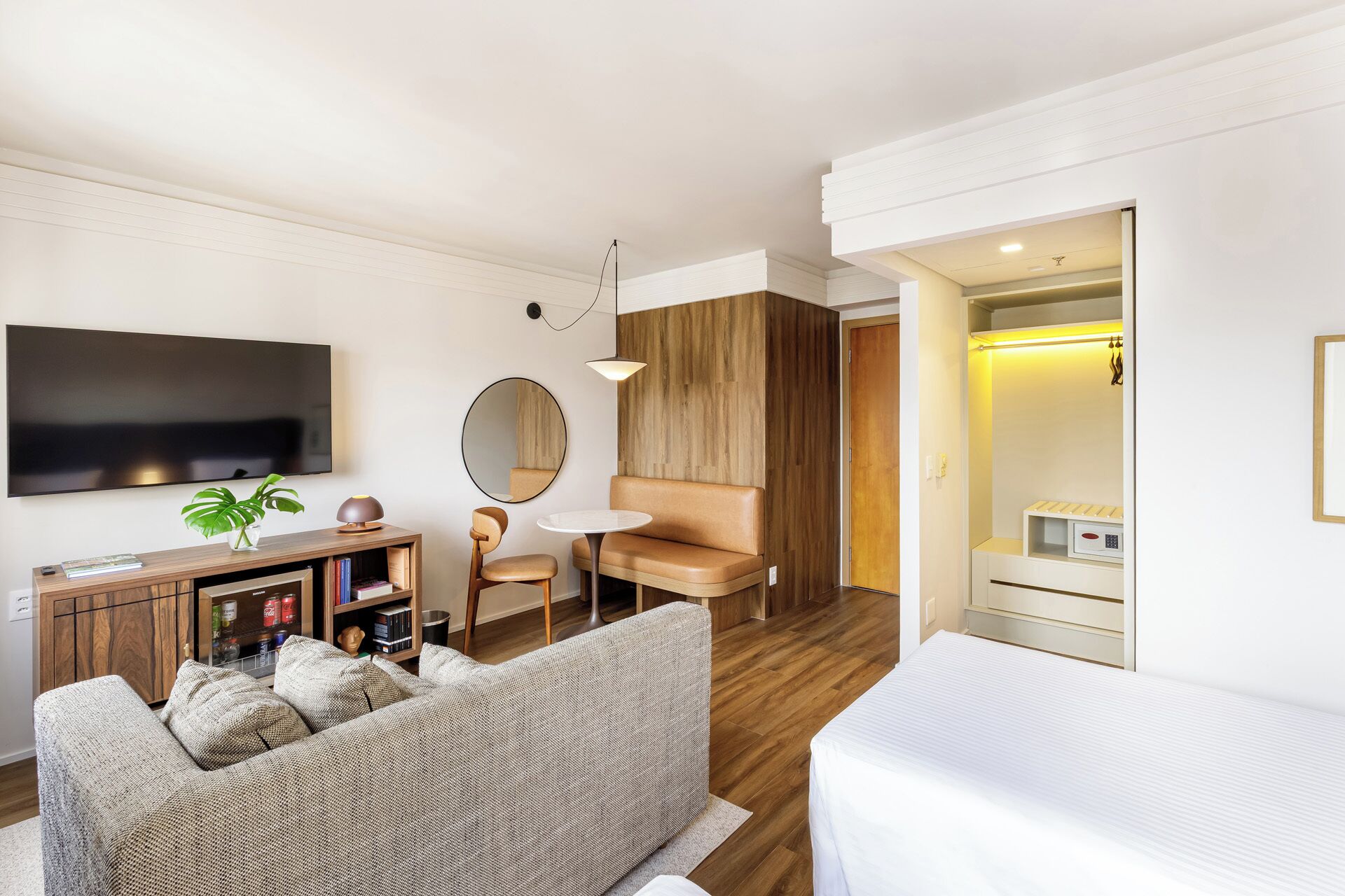 Photo - Estanplaza International