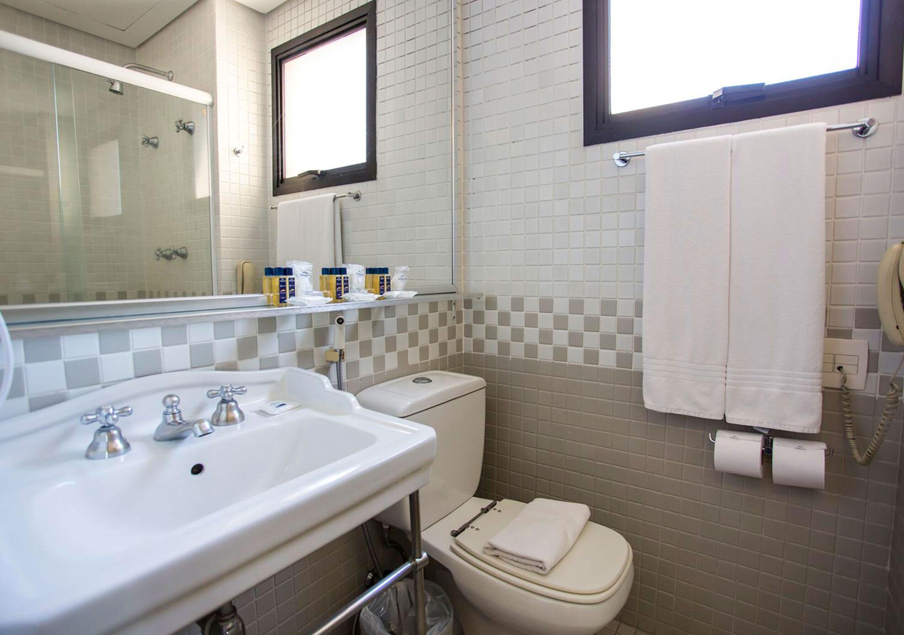 family suite, 2 bedrooms | 1 bedroom, minibar, in-room safe, desk