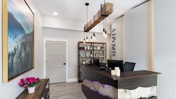 Deep-tissue massages, Swedish massages, 2 treatment rooms, massages