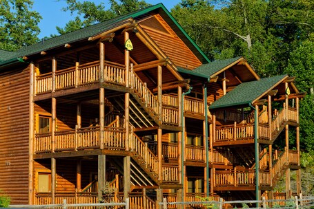 Westgate Smoky Mountain Resort Water Park - Image 3