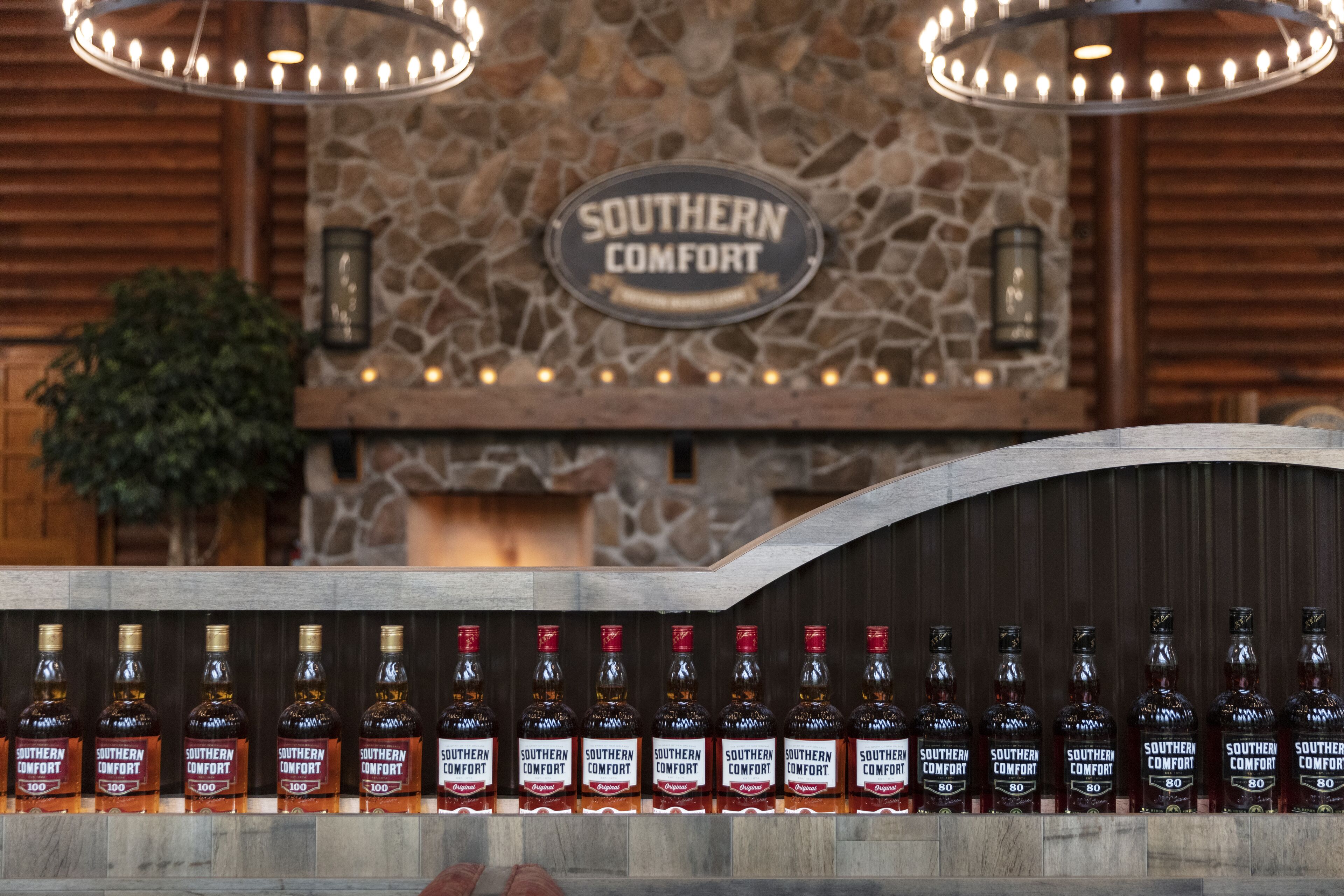 3 restaurants, lunch served