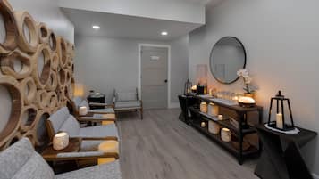 Deep-tissue massages, Swedish massages, 2 treatment rooms, massages