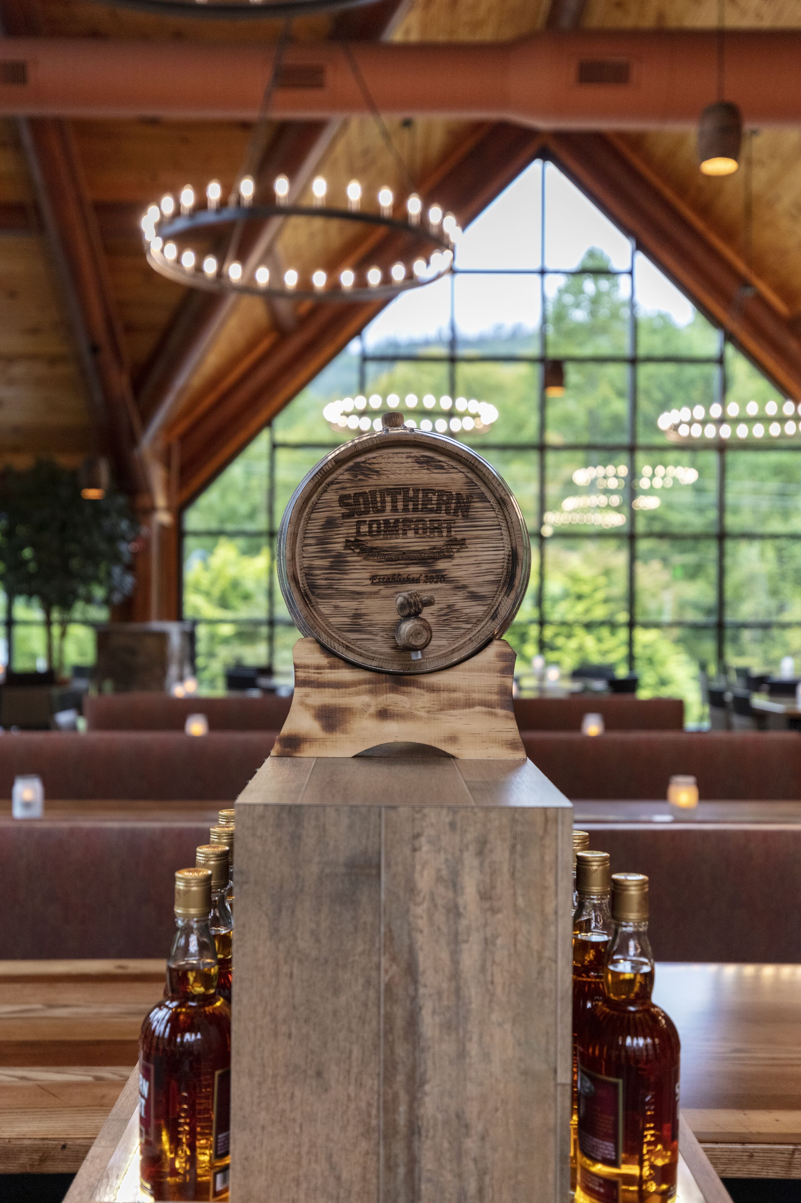 3 restaurants, lunch served