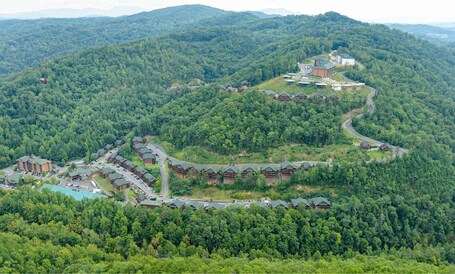 Westgate Smoky Mountain Resort Water Park - Image 9