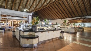 Buffet déjeuner gratuit tous les jours