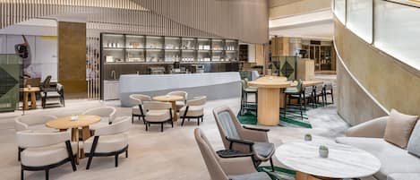 2 bars/lounges, lobby lounge