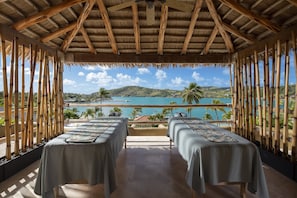 Couples treatment rooms, body treatments, hydrotherapy