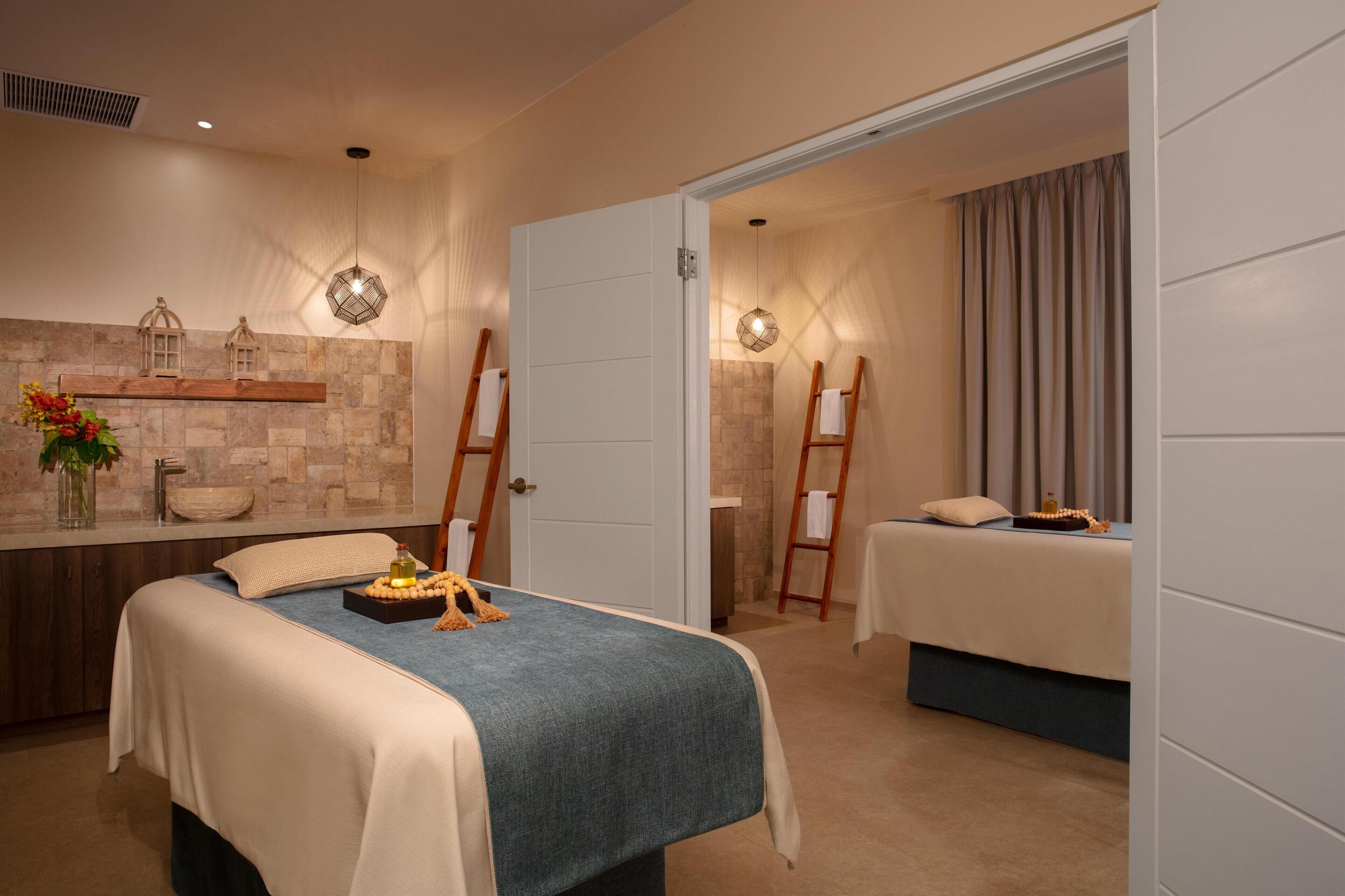 Behandlingsrom for par, boblebad, dampbad og kroppsbehandlinger