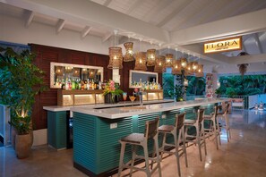 2 bars/lounges, poolside bar - Zoetry Curaçao Resort & Spa - All Inclusive (Willemstad)