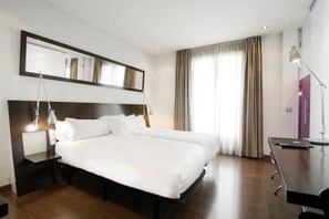 Quarto casal superior, vista para a cidade | Vista do quarto