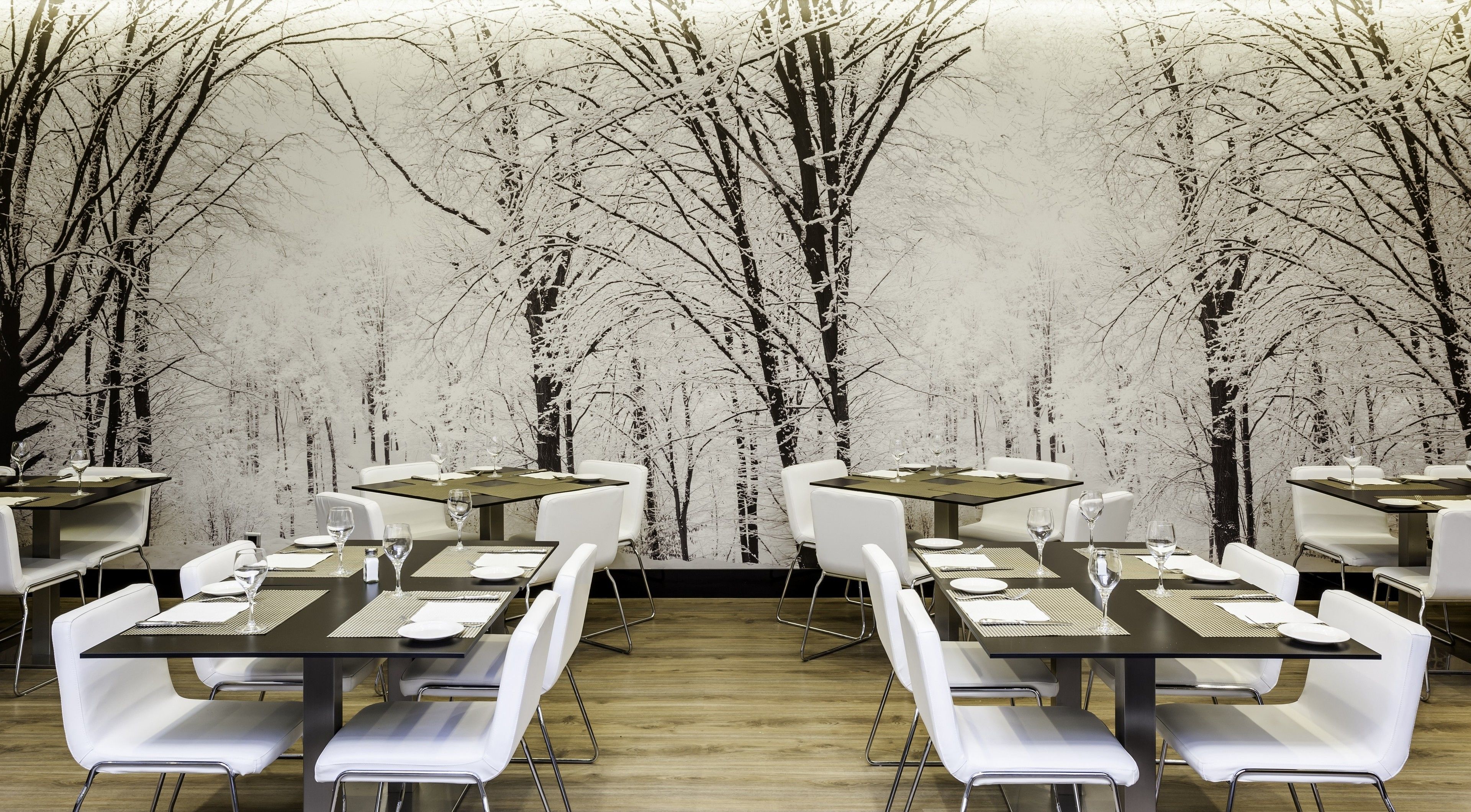 breakfast, lunch and dinner served