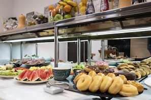 Desayuno buffet incluido todos los días