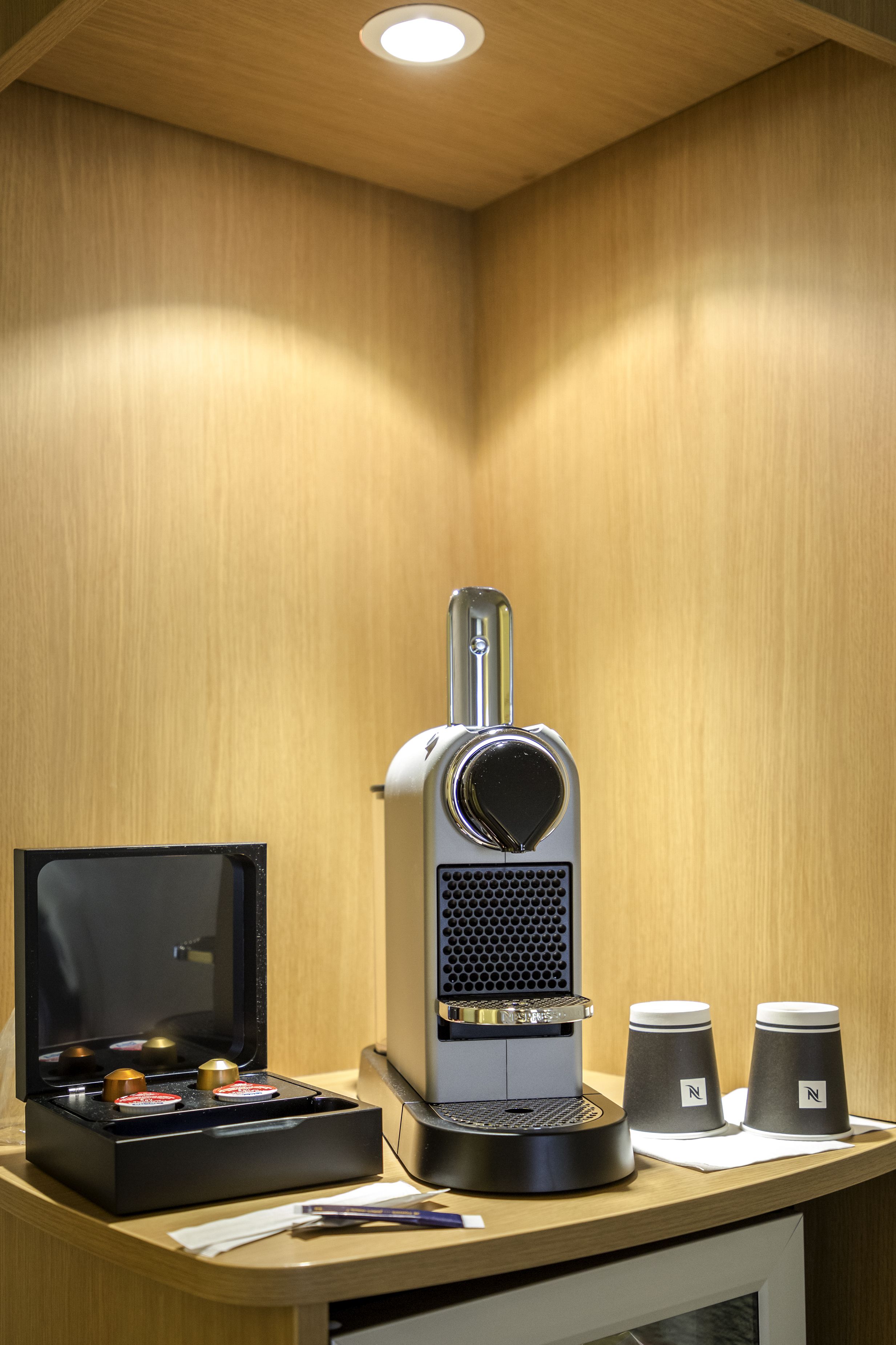 superior room, 2 single beds | minibar, in-room safe, desk, blackout curtains