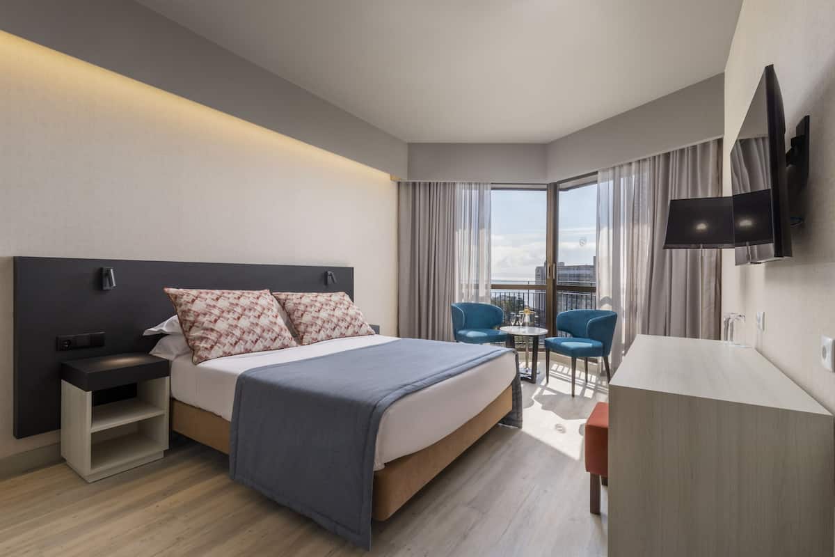 Minibar, Zimmersafe, Verdunkelungsvorhänge, kostenloses WLAN