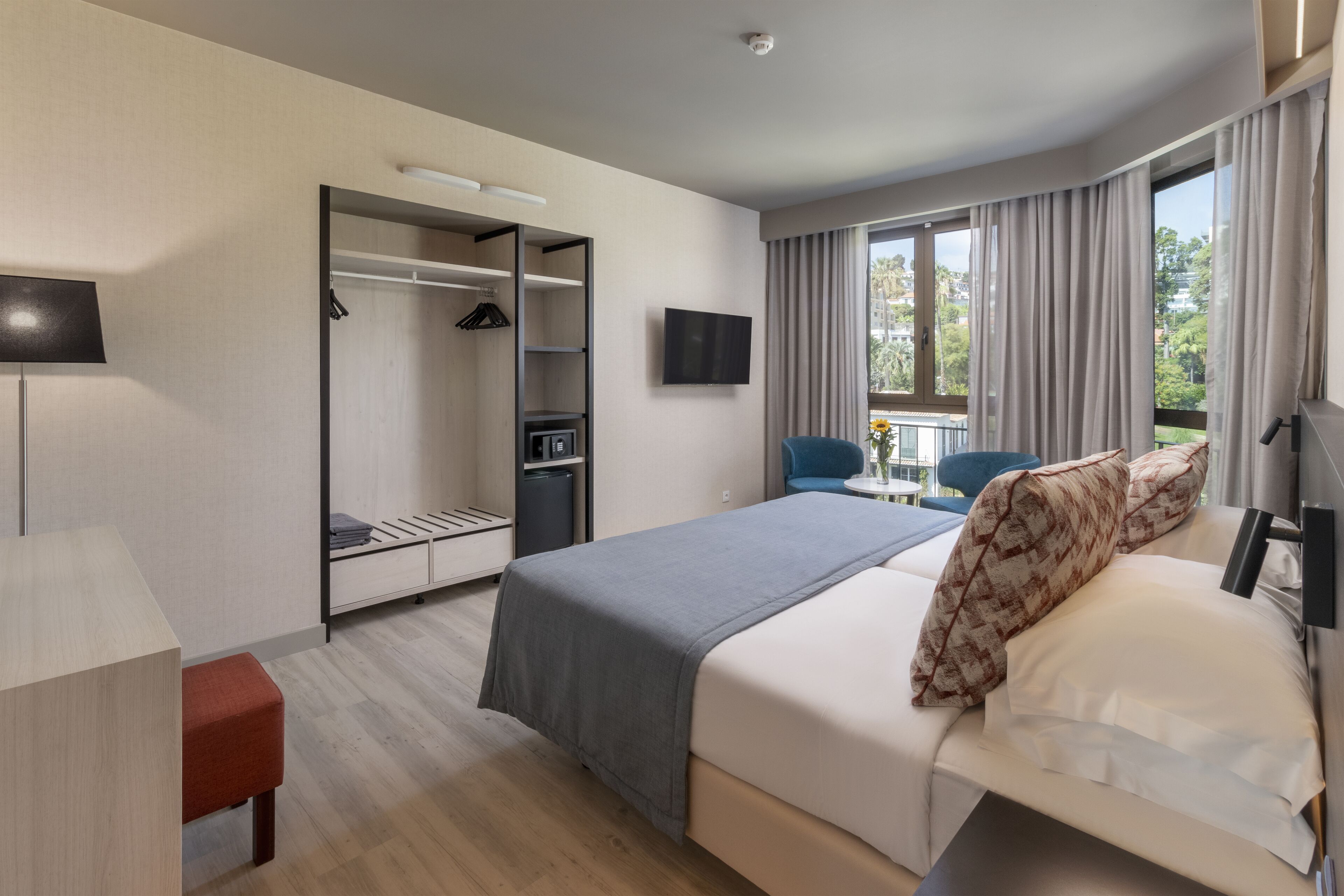 minibar, in-room safe, blackout curtains, free wifi