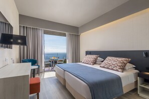 Minibar, in-room safe, blackout drapes, free WiFi - Enotel Magnólia (Funchal)