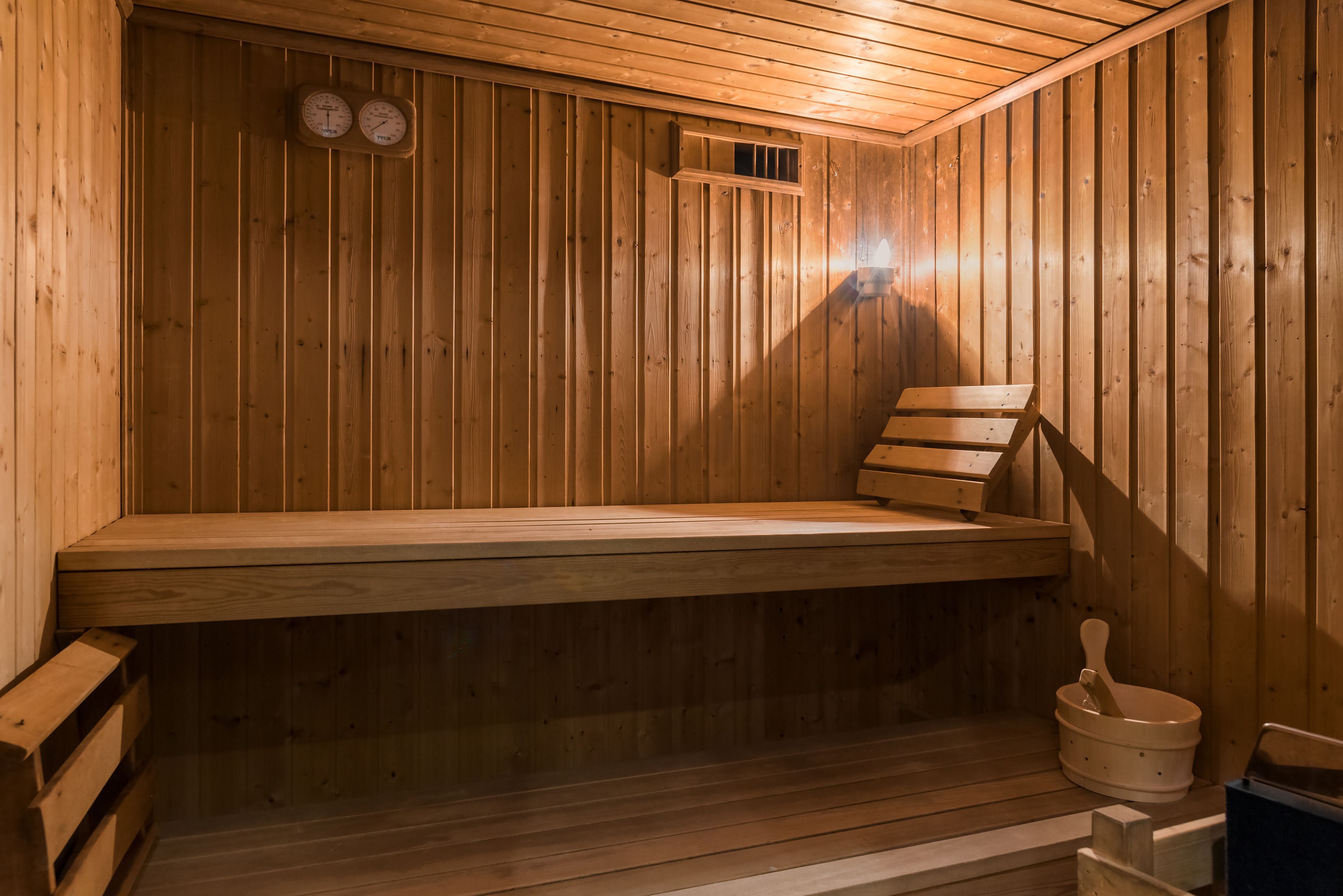 couples treatment room(s), sauna, body treatments, aromatherapy