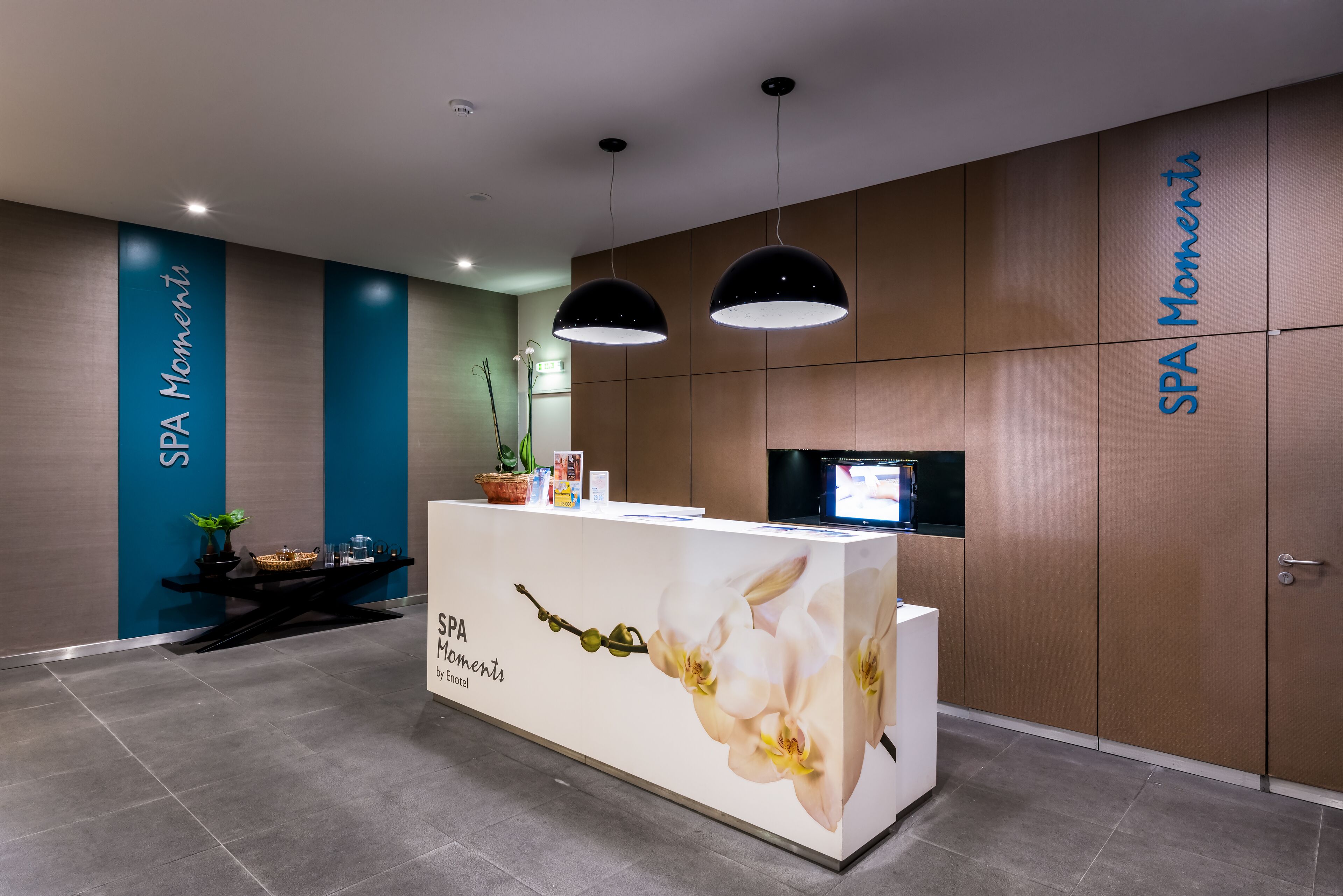Couples treatment room(s), sauna, body treatments, aromatherapy