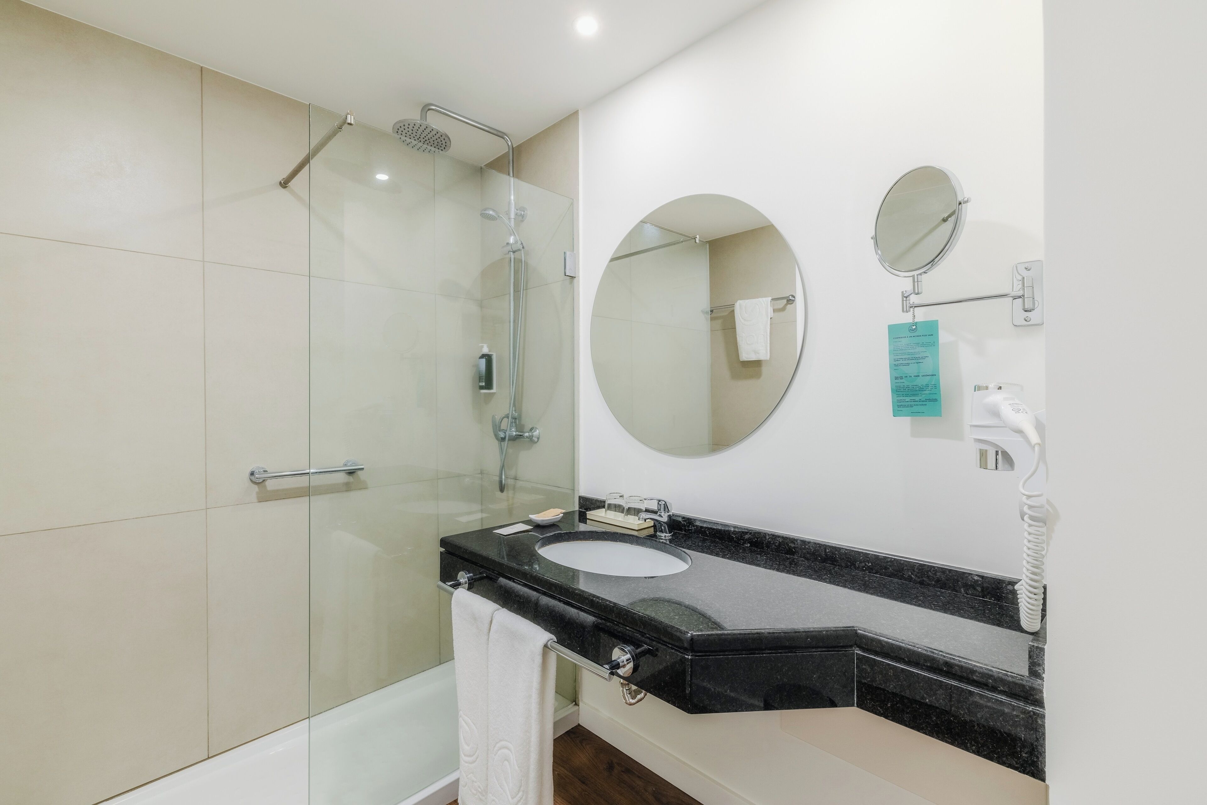 standard double room | bathroom | shower, free toiletries, hair dryer, towels