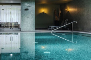 Indoor pool - Enotel Santo da Serra (Machico)