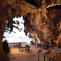 4 restaurants, breakfast, lunch, dinner served; international cuisine