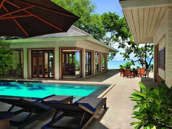 Down duvets, minibar, in-room safe, desk