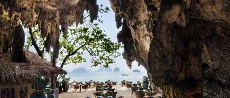 4 restaurants, spécialités Cuisine internationale