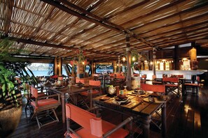 4 restaurants, breakfast, lunch, dinner served; international cuisine 