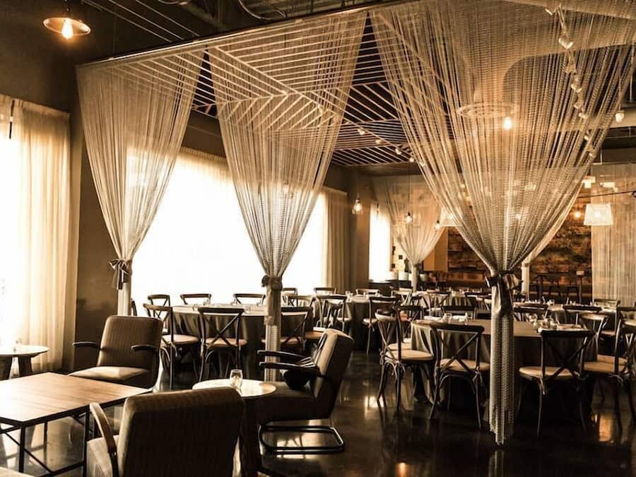 Frokost, lunsj og middag serveres, amerikanske retter