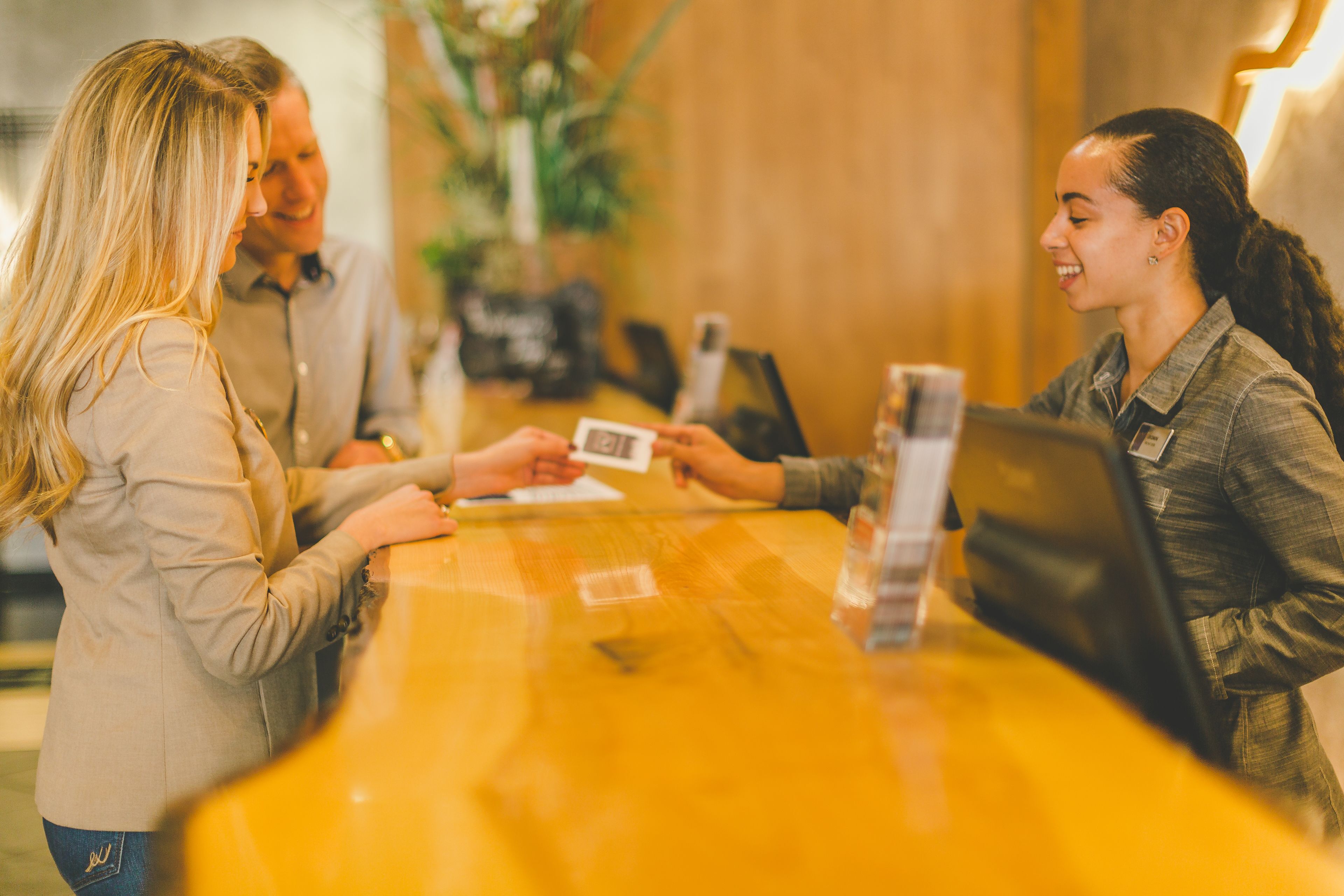 入住/退房自助服务终端