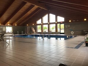 Piscine intérieure