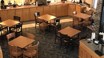 Sudah termasuk sarapan lengkap setiap hari