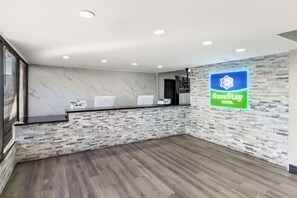Reception - SureStay By Best Western Phoenix Airport (Phoenix)