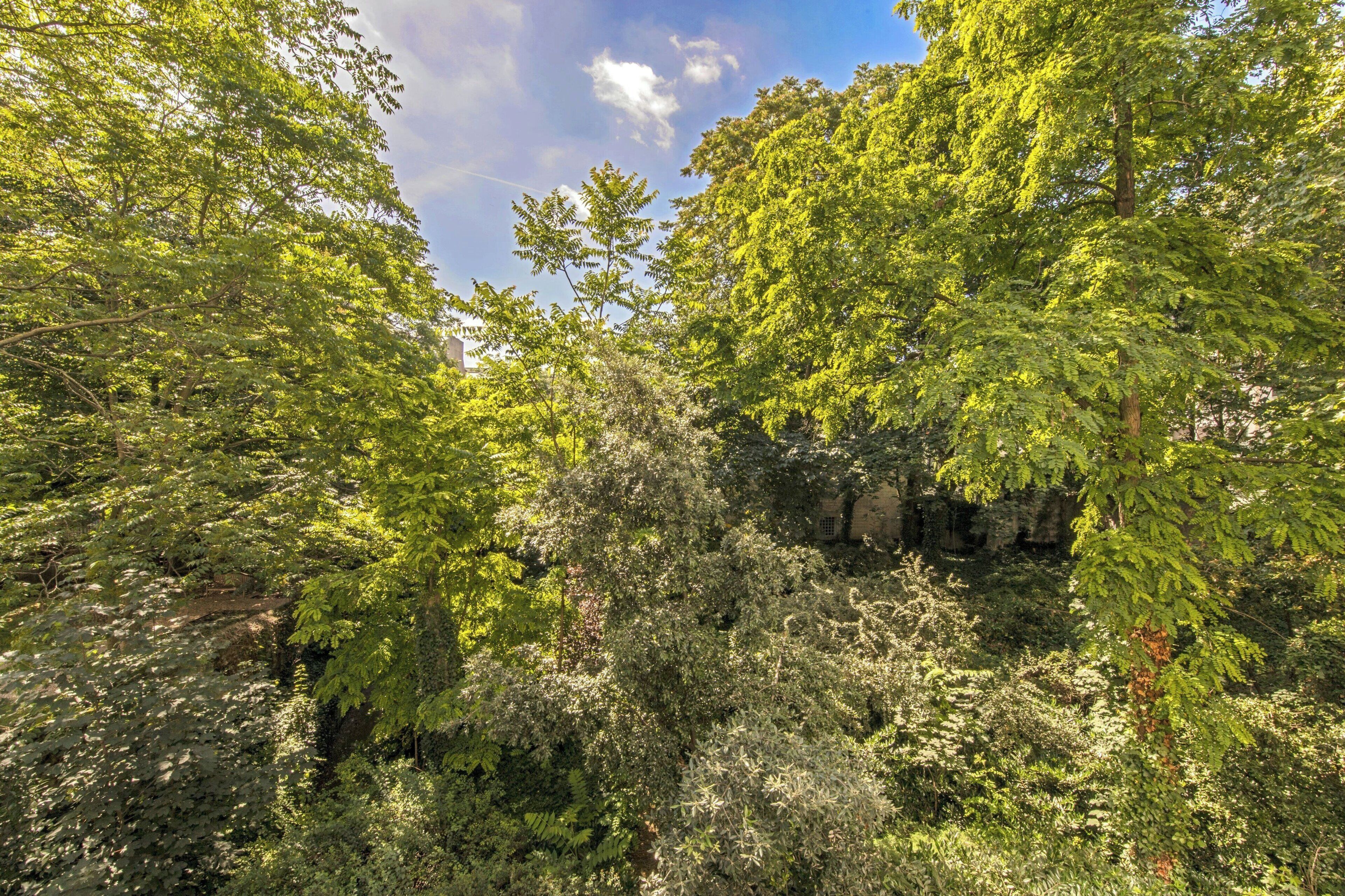 1 bedroom, premium bedding, minibar, in-room safe