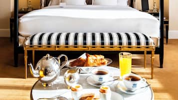 Suite, 1 cama de matrimonio grande con sofá cama, vistas al jardín | Ropa de cama de alta calidad, minibar, caja fuerte