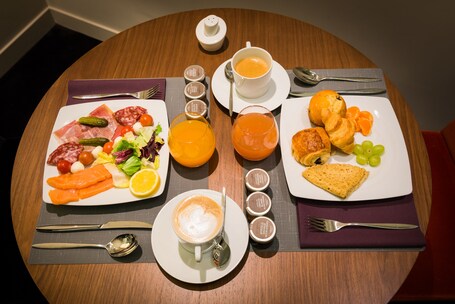 Hotel Le Derby Alma by Inwood Hotels - Image 11
