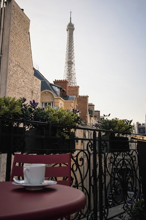 Executive Room With Eiffel Tower View Terrace | Balcony view