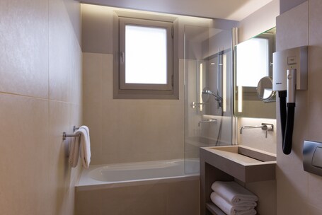 Hotel Le Derby Alma by Inwood Hotels - Image 41