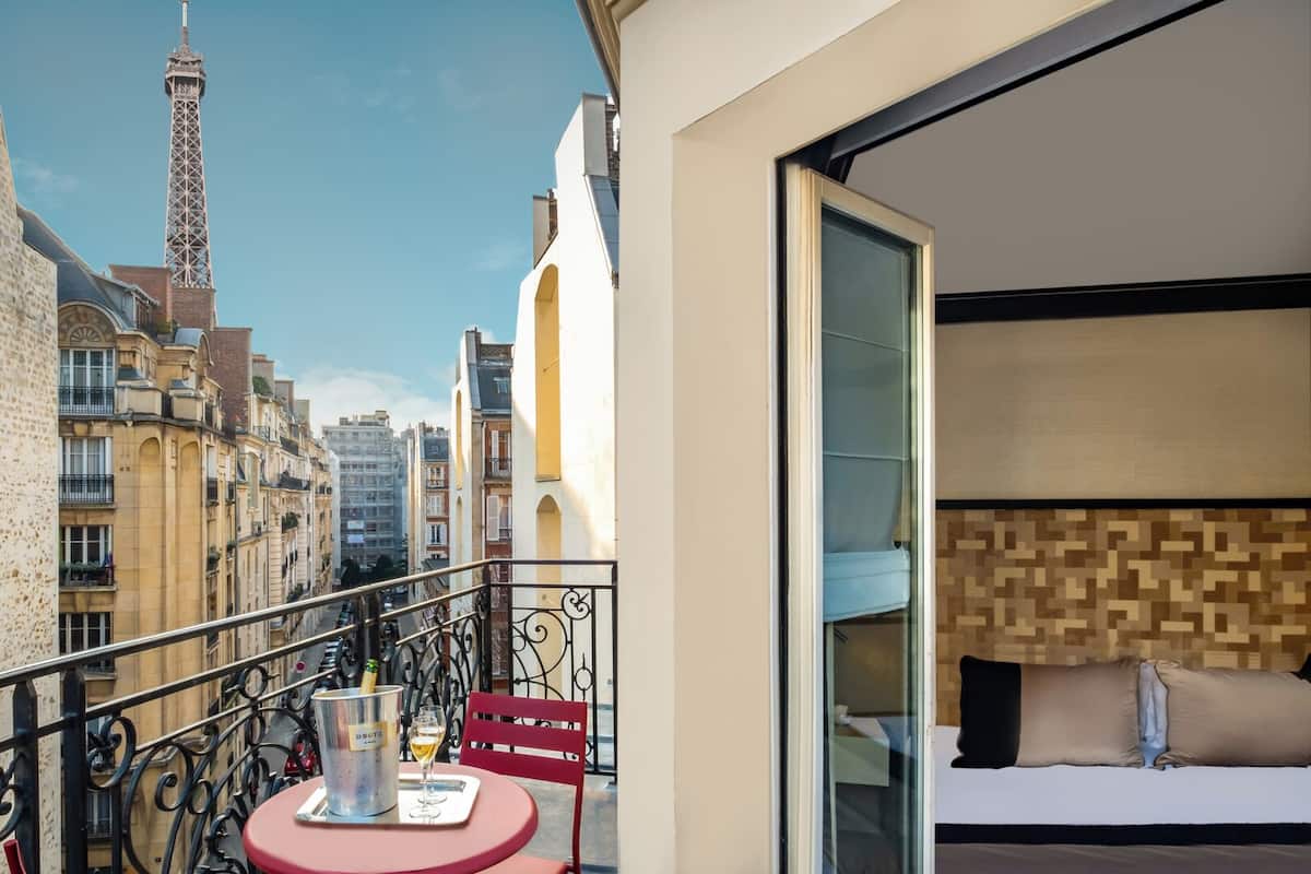 Executive Room With Eiffel Tower View Terrace | Terrace/patio