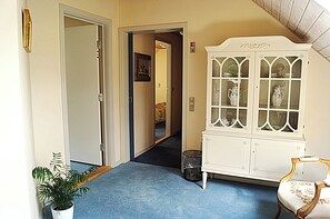 Family Suite, 5 Bedrooms | Living room | TV
