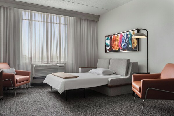 Premium bedding, down duvets, desk, blackout curtains