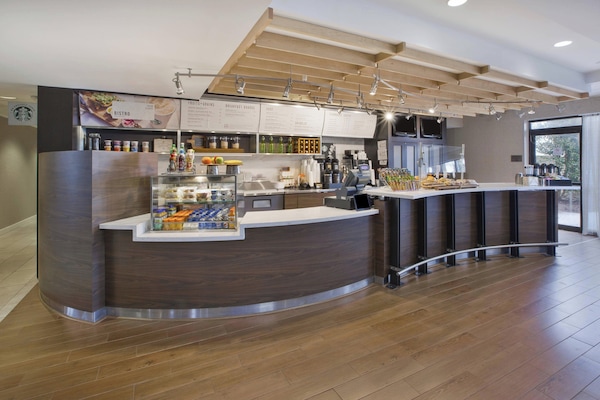 Café da manhã self-service mediante uma taxa nos fins de semana