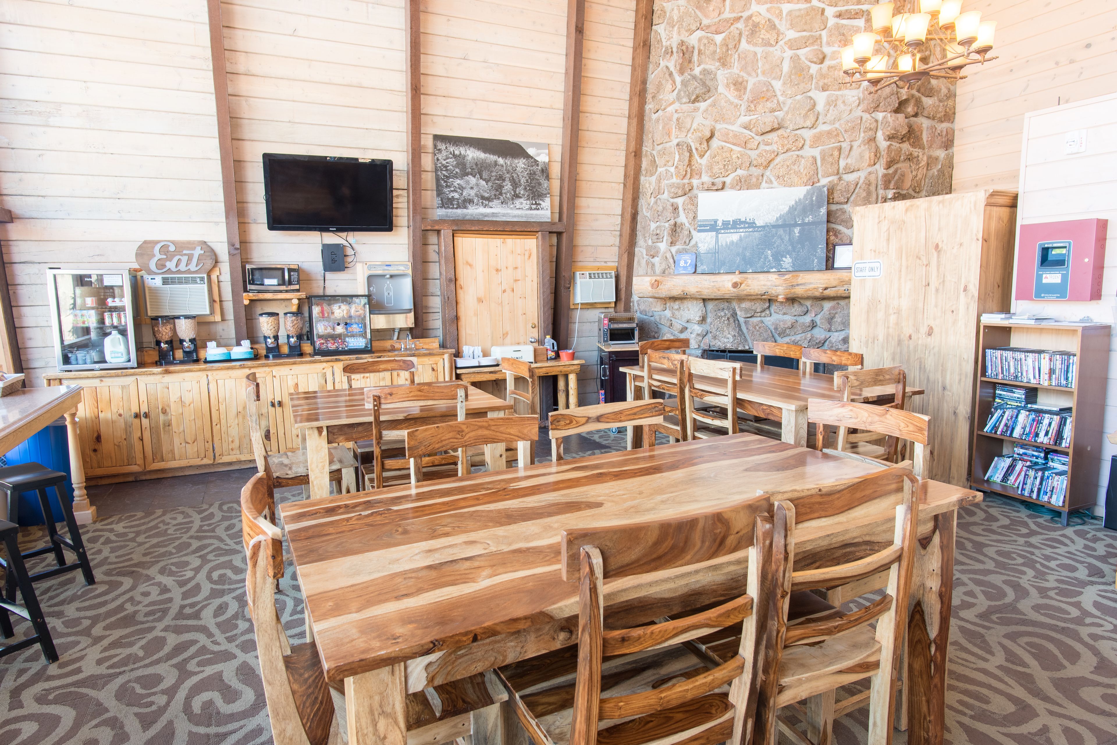 free daily continental breakfast