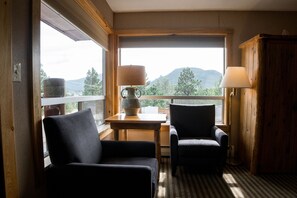 华丽客房, 多张床 (Not Pet Friendly) | 办公桌、熨斗/熨衣板、折叠床/加床（额外收费）、免费 WiFi