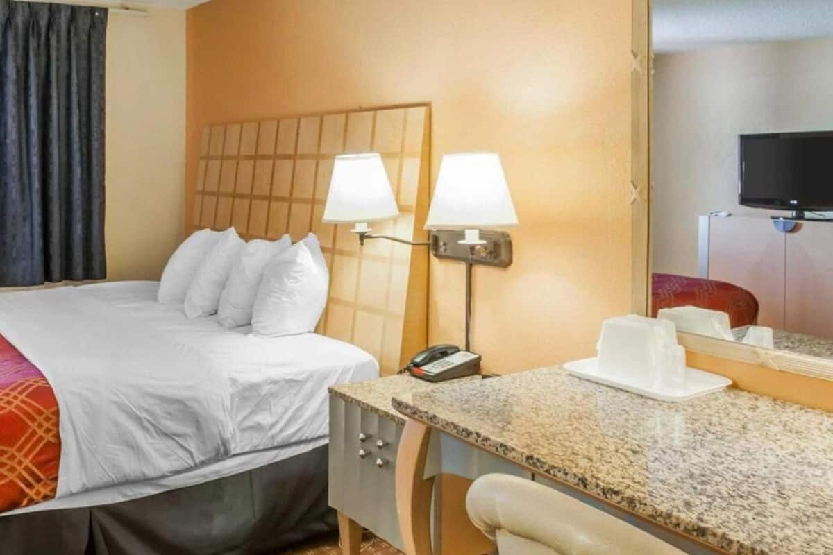 Desk, iron/ironing board, free WiFi, bed sheets