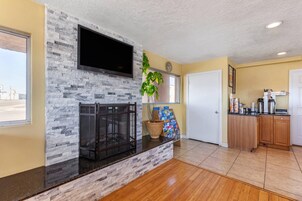 Free continental breakfast