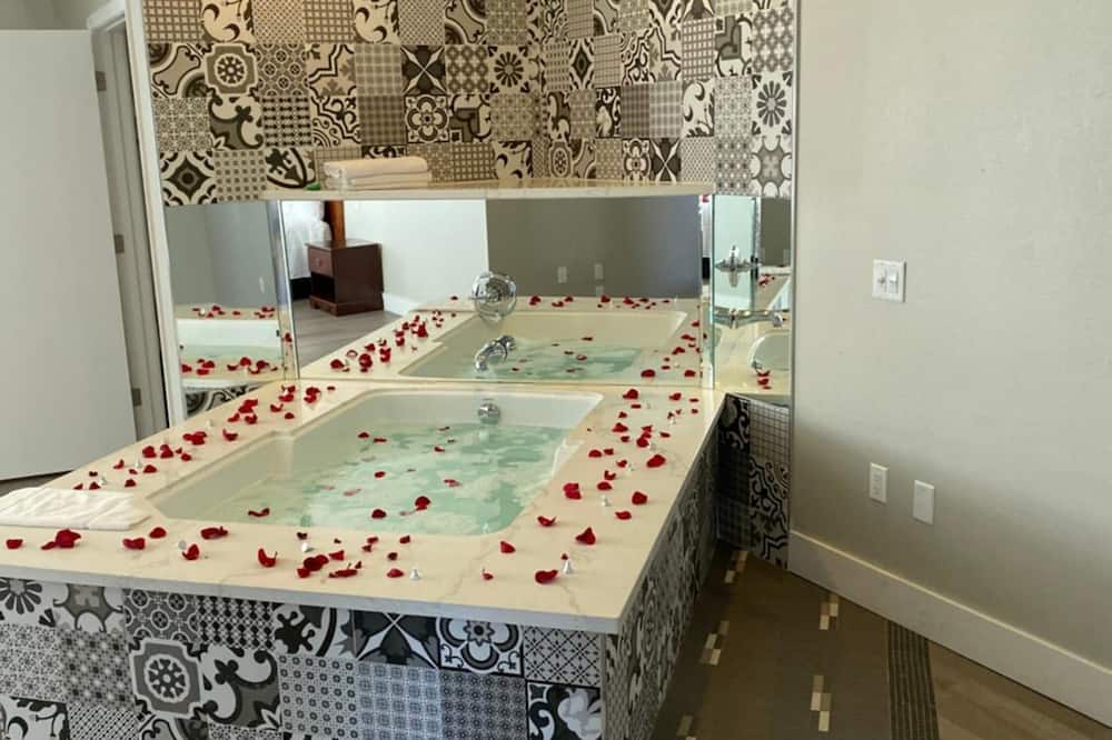 Mid City Inn and Suites