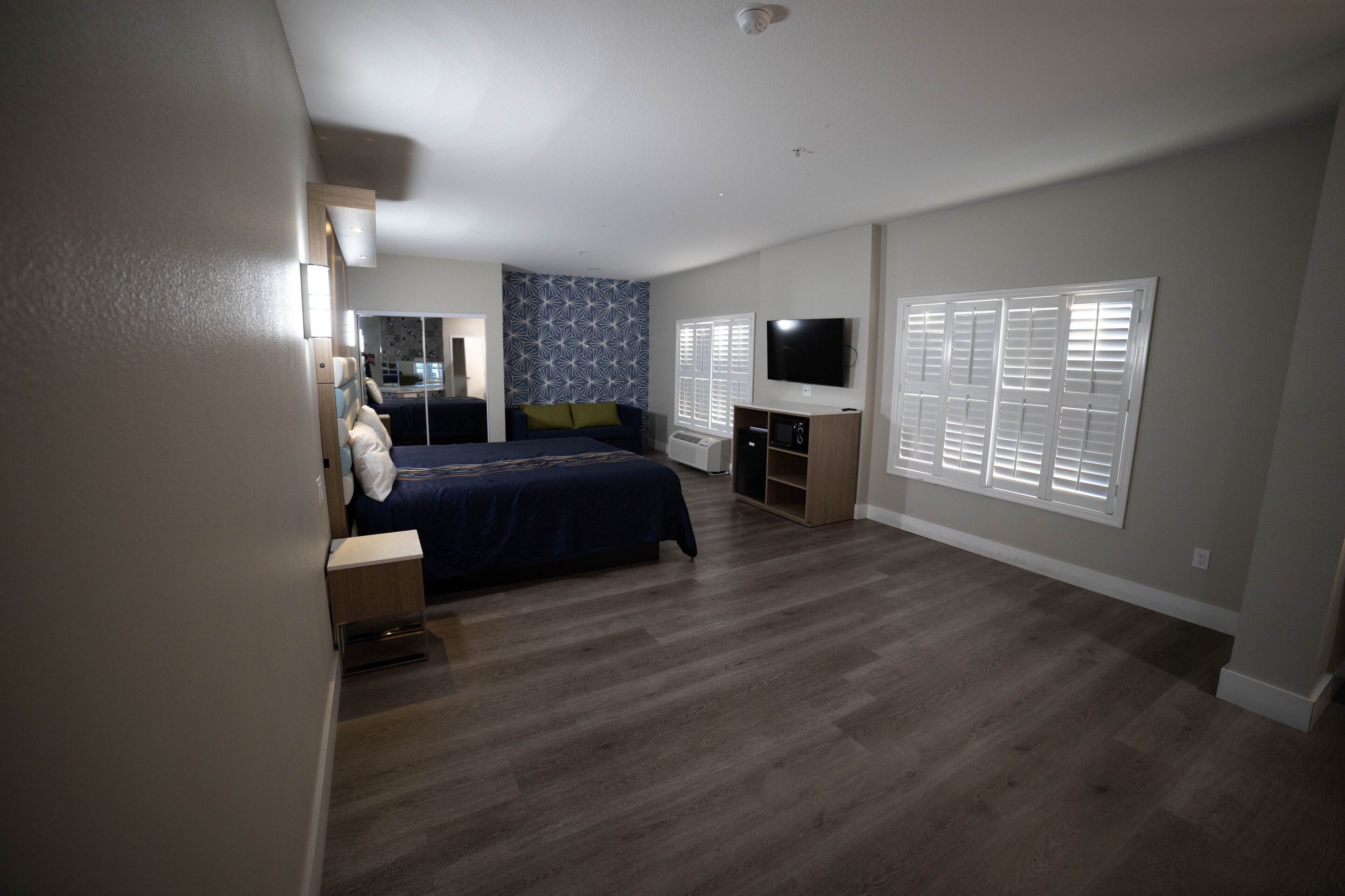 honeymoon single room | 1 bedroom, desk, iron/ironing board, free wifi